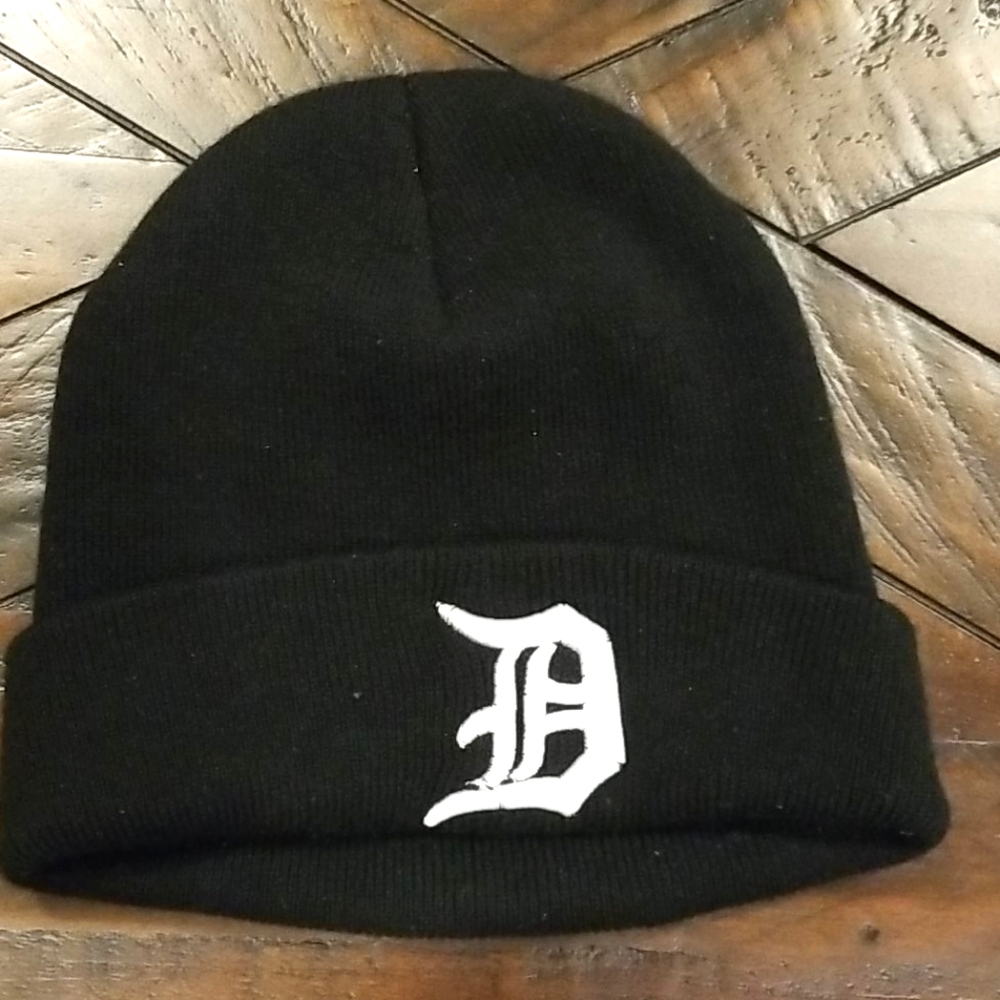 English D winter hat